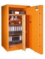 [Translate to ch_fr:] Ein Einbruch- und feuersicherer Tresor schützt Ihre Wertsachen im Brandfall.