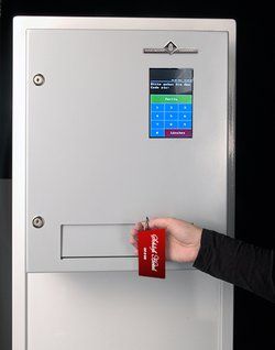 Der Schlüssel bzw. die Karte kann dann einfach entnommen werden 